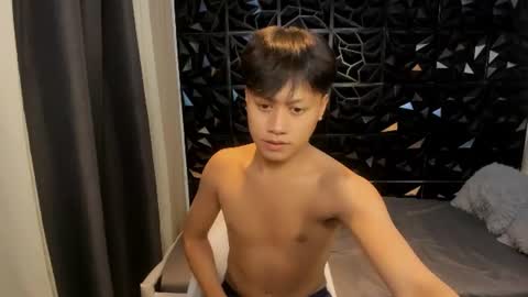 Snapshot of twink_mistingtrevor chatting on July 2026 01:26:02 PM twink_mistingtrevor online show from July 2026 01:26:02 PM