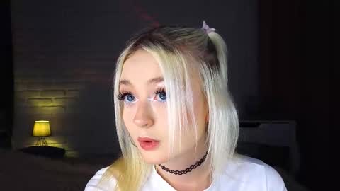 Snapshot of twinklefluff chatting on September 2025 02:00:01 PM twinklefluff online show from September 2025 02:00:01 PM