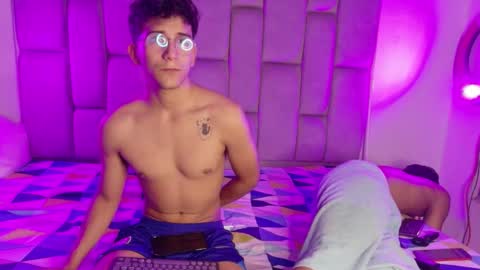 Snapshot of twinksecrets_ chatting on February 2026 10:05:01 AM twinksecrets_ online show from February 2026 10:05:01 AM