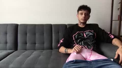 Derrick online show from October 2025 05:35:02 PM