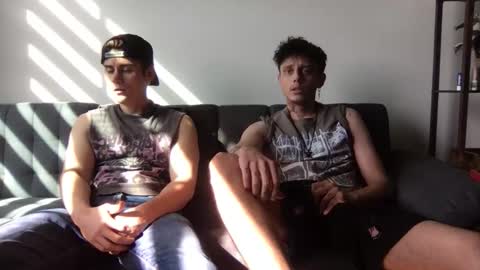 Derrick online show from October 2025 09:05:02 PM