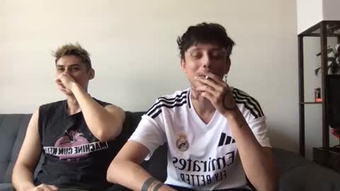 Derrick online show from November 2025 06:12:01 PM