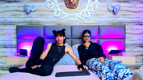 twinslovers_ online show from September 2025 07:48:02 PM