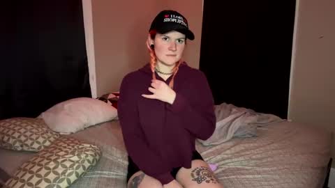 twitchinwhore online show from January 2025 05:02:01 AM