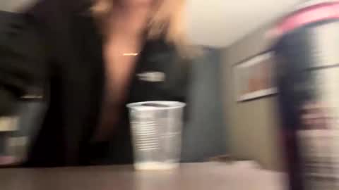 twizzler_twizzle online show from March 2026 04:28:02 AM