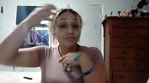 Twocrazy85 online show from November 2025 10:04:02 AM