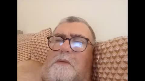 Snapshot of twohats2810 chatting on December 2025 07:54:02 PM twohats2810 online show from December 2025 07:54:02 PM