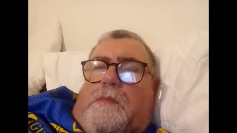 Snapshot of twohats2810 chatting on December 2025 06:37:02 PM twohats2810 online show from December 2025 06:37:02 PM