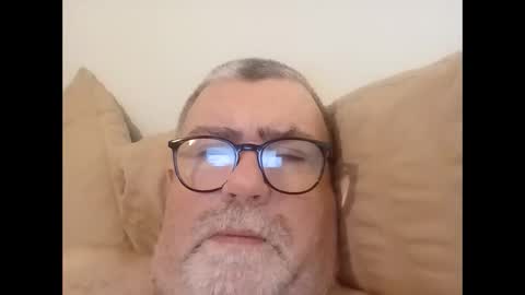 Snapshot of twohats2810 chatting on February 2026 09:25:02 AM twohats2810 online show from February 2026 09:25:02 AM