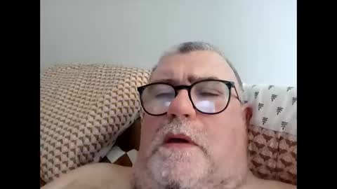 Snapshot of twohats2810 chatting on February 2026 03:46:01 PM twohats2810 online show from February 2026 03:46:01 PM