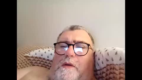 Snapshot of twohats2810 chatting on March 2026 07:09:01 PM twohats2810 online show from March 2026 07:09:01 PM