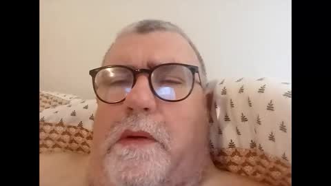 Snapshot of twohats2810 chatting on March 2026 10:04:02 AM twohats2810 online show from March 2026 10:04:02 AM