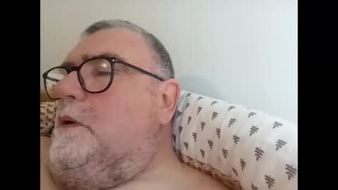 Snapshot of twohats2810 chatting on April 2026 09:36:02 AM twohats2810 online show from April 2026 09:36:02 AM