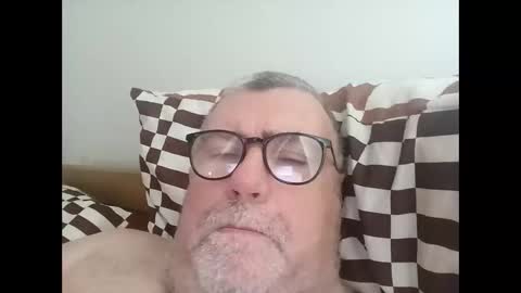 Snapshot of twohats2810 chatting on May 2026 05:46:01 AM twohats2810 online show from May 2026 05:46:01 AM