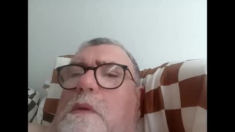Snapshot of twohats2810 chatting on May 2026 09:03:01 AM twohats2810 online show from May 2026 09:03:01 AM
