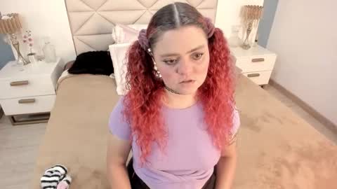 Twiggy online show from January 2026 08:03:01 PM