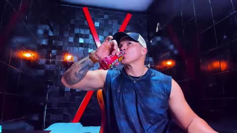 Tyleer Scot online show from April 2026 07:29:01 PM