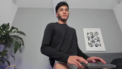 Tyler Fox online show from July 2026 09:43:01 PM