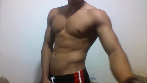 Snapshot of tyler_gold823 chatting on February 2025 01:10:02 PM Tyler online show from February 2025 01:10:02 PM