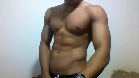 Snapshot of tyler_gold823 chatting on February 2025 01:10:02 PM Tyler online show from February 2025 01:10:02 PM