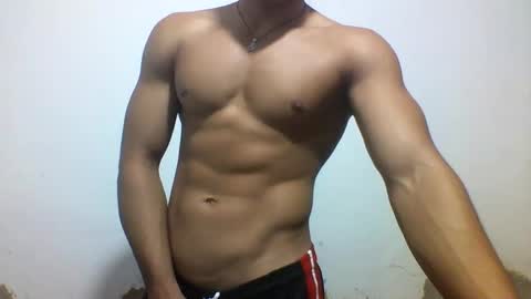 Snapshot of tyler_gold823 chatting on March 2025 01:42:01 PM Tyler online show from March 2025 01:42:01 PM