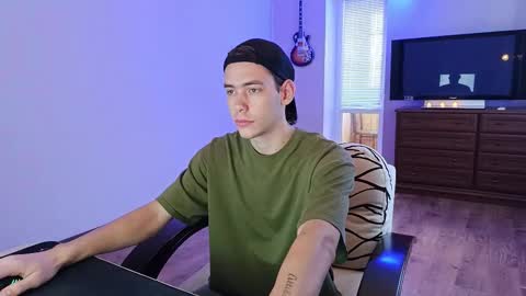 Snapshot of tyler_hack chatting on October 2025 11:07:02 AM Tyler and Chris online show from October 2025 11:07:02 AM