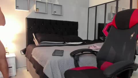 tyler_hank1 online show from December 2025 11:53:01 PM