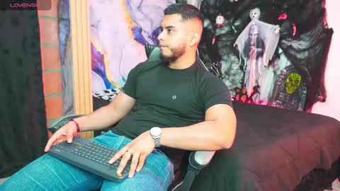 Snapshot of tyler_price01 chatting on October 2025 11:54:02 PM Tyler online show from October 2025 11:54:02 PM