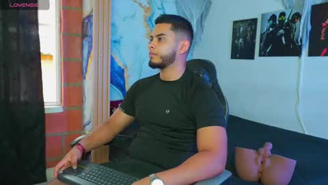 Snapshot of tyler_price01 chatting on November 2025 09:15:01 PM Tyler online show from November 2025 09:15:01 PM