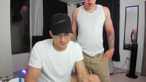 Snapshot of tyler_scotts2323 chatting on December 2025 06:19:02 AM tyler_scotts2323 online show from December 2025 06:19:02 AM