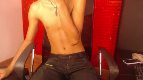 tyler_wolf_1 online show from October 2025 11:18:02 AM