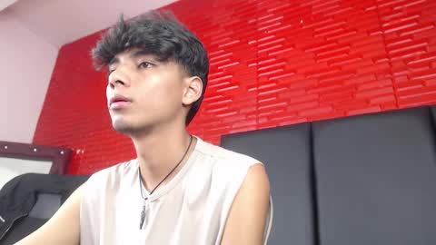 tyler_wolf_1 online show from October 2025 12:36:02 PM