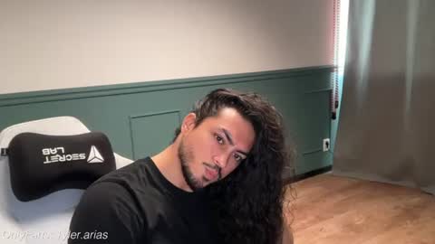 tylerarias online show from June 2026 05:16:01 PM