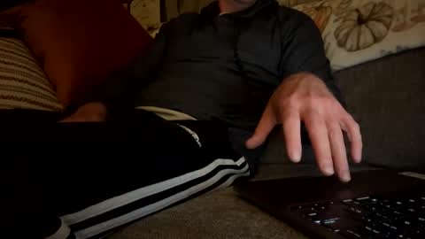 Snapshot of tylercarpenter chatting on October 2025 09:37:01 AM Tyuncutcarpenter online show from October 2025 09:37:01 AM