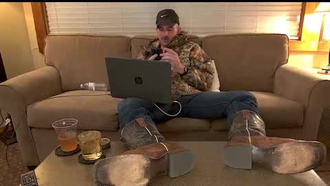 TylerLogan813 online show from September 2025 04:01:02 AM