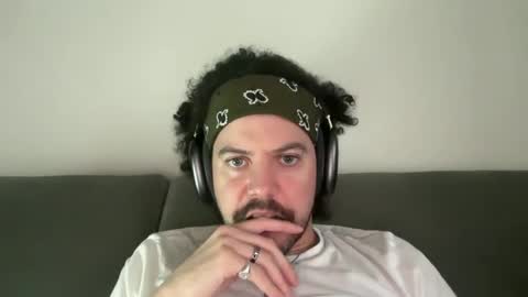 Tyleruzi online show from December 2024 10:32:01 PM