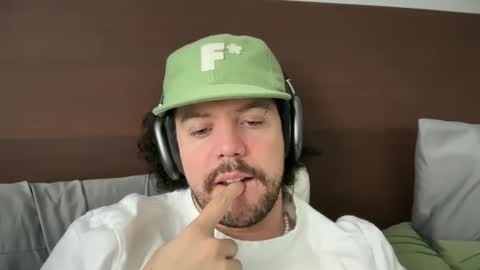 Tyleruzi online show from January 2025 06:28:01 PM