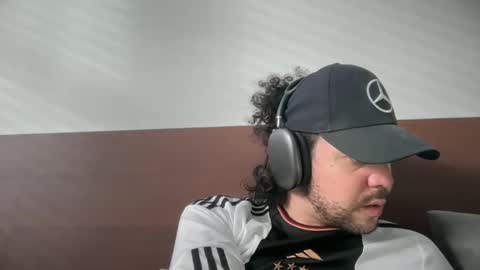 Tyleruzi online show from January 2025 08:48:01 PM