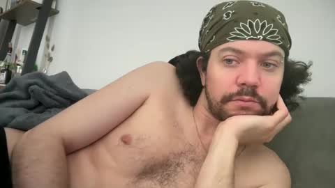 Tyleruzi online show from February 2025 04:46:01 PM