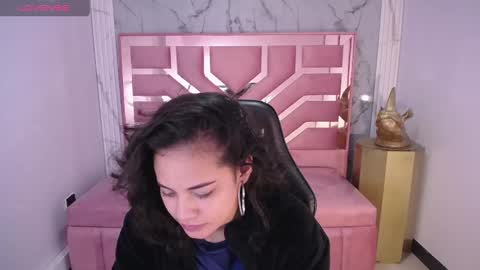 Snapshot of tyna_ch chatting on December 2024 01:44:01 PM TYNA online show from December 2024 01:44:01 PM