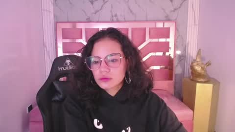 Snapshot of tyna_ch chatting on January 2025 04:22:01 PM TYNA online show from January 2025 04:22:01 PM