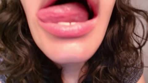 Snapshot of tyna_ch chatting on February 2025 11:25:02 AM TYNA online show from February 2025 11:25:02 AM