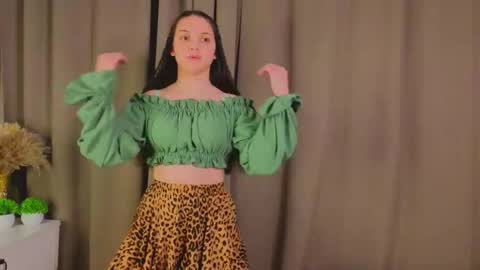 Snapshot of tyrasyversen chatting on November 2025 11:00:01 AM Emily online show from November 2025 11:00:01 AM