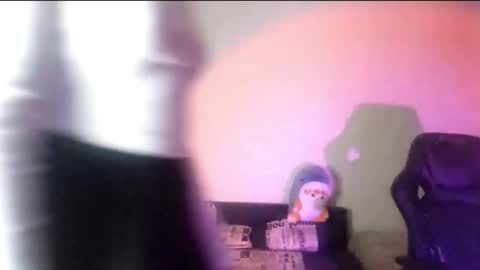 Snapshot of uhm_vickie chatting on October 2025 03:14:02 PM Vickie online show from October 2025 03:14:02 PM