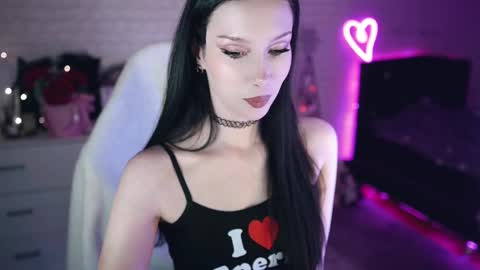 Snapshot of uindi chatting on February 2025 05:39:02 PM Izzy online show from February 2025 05:39:02 PM