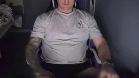 ukstud89 online show from December 2025 05:25:02 AM