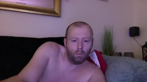 Snapshot of ukmatty3 chatting on December 2024 11:40:02 PM ukmatty3 online show from December 2024 11:40:02 PM