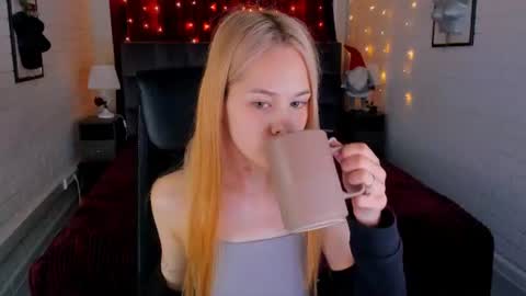Snapshot of ulianeer chatting on July 2026 05:11:01 AM Ulia online show from July 2026 05:11:01 AM