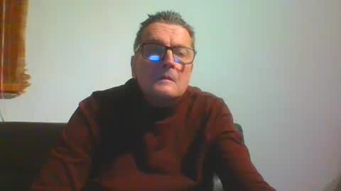 Snapshot of ulmeni4 chatting on December 2024 07:13:02 PM ulmeni4 online show from December 2024 07:13:02 PM