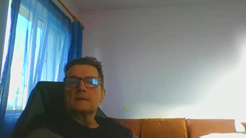 Snapshot of ulmeni4 chatting on March 2025 02:10:02 PM ulmeni4 online show from March 2025 02:10:02 PM